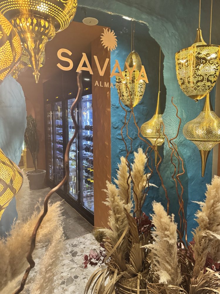Savaya в Esentai Mall — реализация под ключ